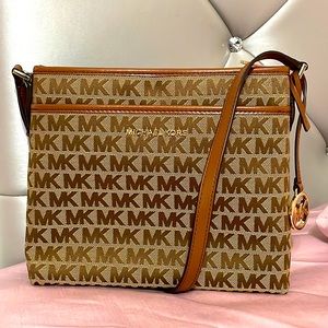 🤎Michael Kors Bedford SM NS Crossbody Brown🤎